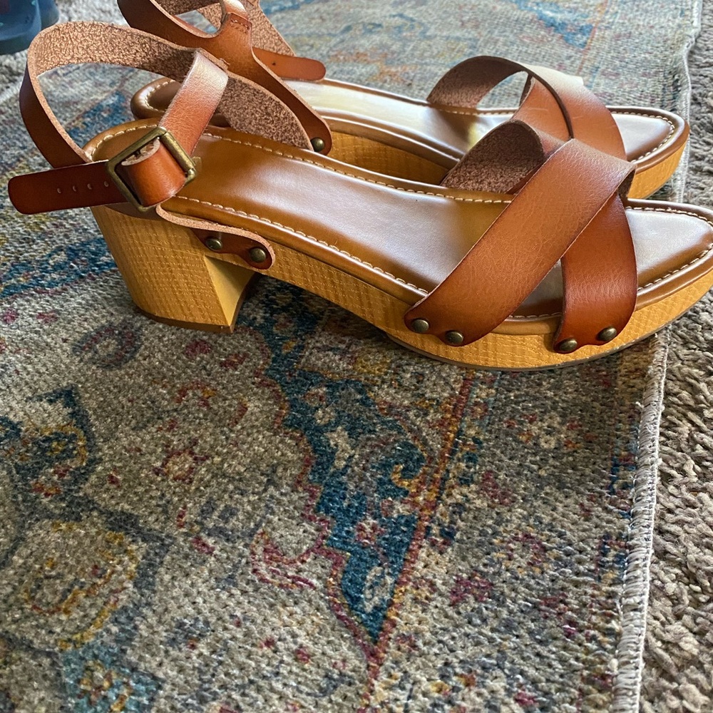 MIA platform block sandal - Picture 4 of 7